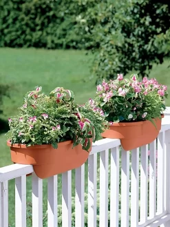 Garden Supplies Store 31 2' X 4' Railing Planter, 25"